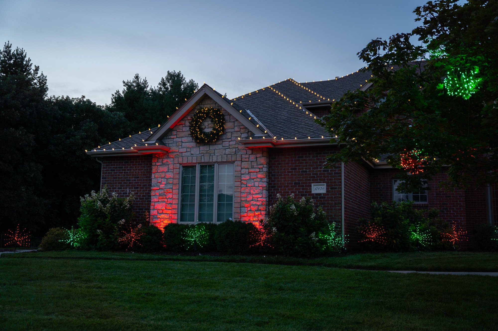 holiday-house-red-green-floodlights